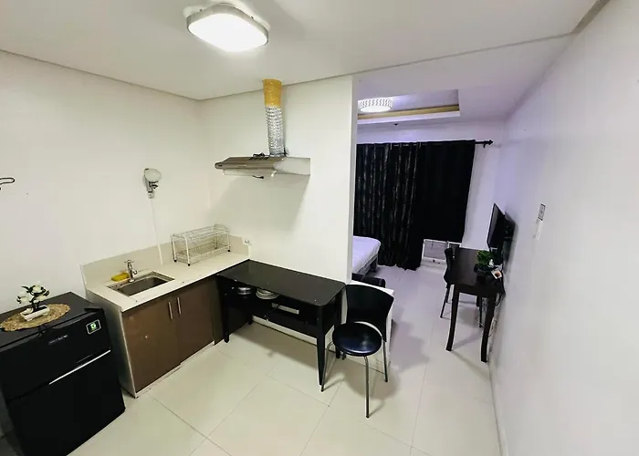Hotel In Ermita Birch Tower